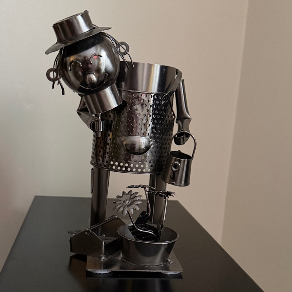 Metal Gardener Bottle holder Sculpture Decorative Figurine
